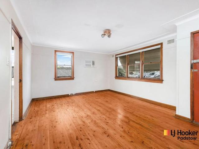 2 Bedroom Home with Large Yard