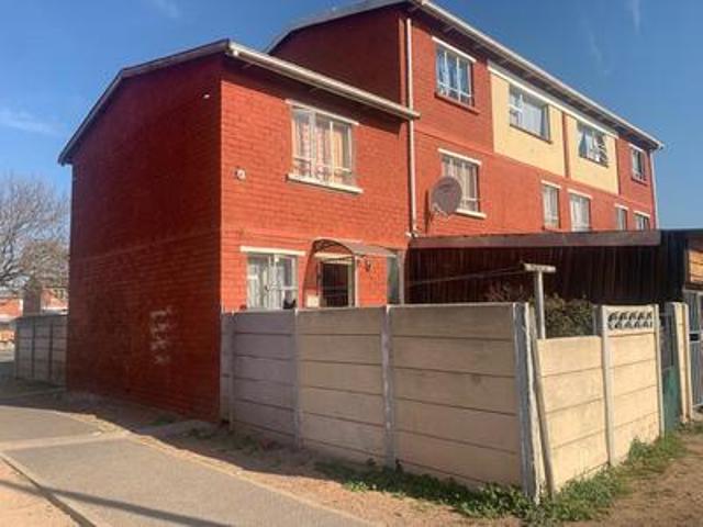 2 bedroom home with parking close to.