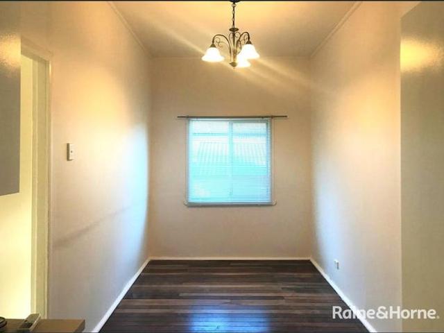 2 Bedroom Home with Study Water Included in Rent