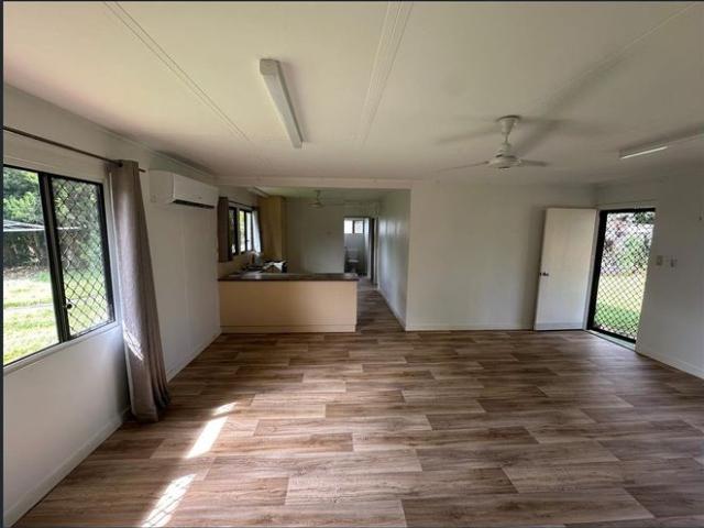 2 Bedroom Home with Spacious Yard in Convenient Location