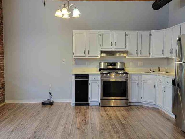 2 Bedroom Home for Rent at 470 Silver St #102, Manchester, NH 03103 Somerville