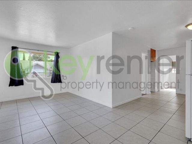 2 Bedroom Home for Rent at 4806 Yosemite Ave #A, Sacramento, CA 95820