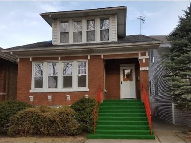 2 Bedroom Home for Rent at 5929 North Washtenaw Avenue #2, Chicago, IL 60659 West Ridge