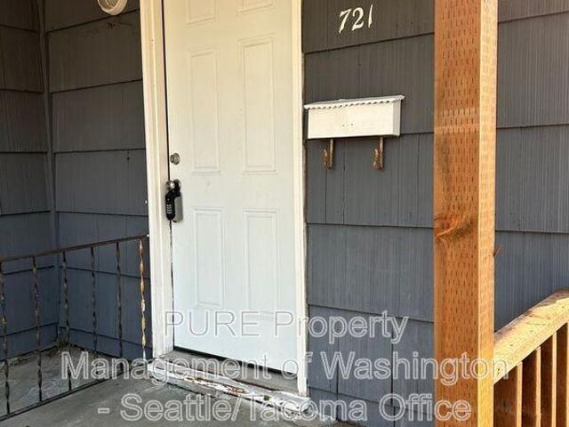 2 Bedroom Home for Rent at 721 S Ainsworth Ave, Tacoma, WA 98405 Central