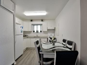 Innisfil, Ontario - Garden, Air conditioning