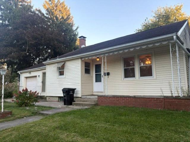 2 Bedroom Home for Rent at 801 Fremont St, Bloomington, IL 61701 South Oakland