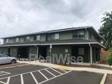 2 Bedroom Home for Rent at 8300 Se Flavel St #102, Portland, OR 97266 Lents