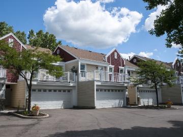 2 Bedroom Home for Rent at 909 Wescott Sq #909, Eagan, MN 55123