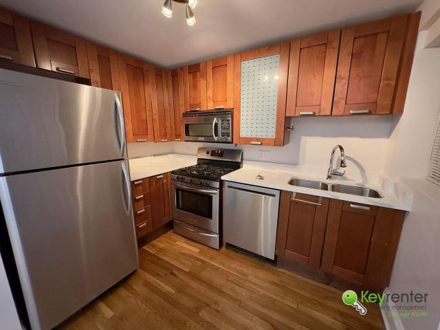 2 Bedroom Home for Rent at 1353 W Fargo Ave #GW, Chicago, IL 60626 Rogers Park