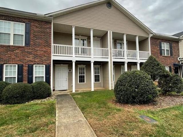 2 Bedroom Home for Rent at 1623 Oak Leaf Dr Nw, Hickory, NC 28601
