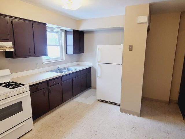 2 Bedroom Home for Rent at 1634 10th St Ne #00, Canton, OH 44705 OPEN