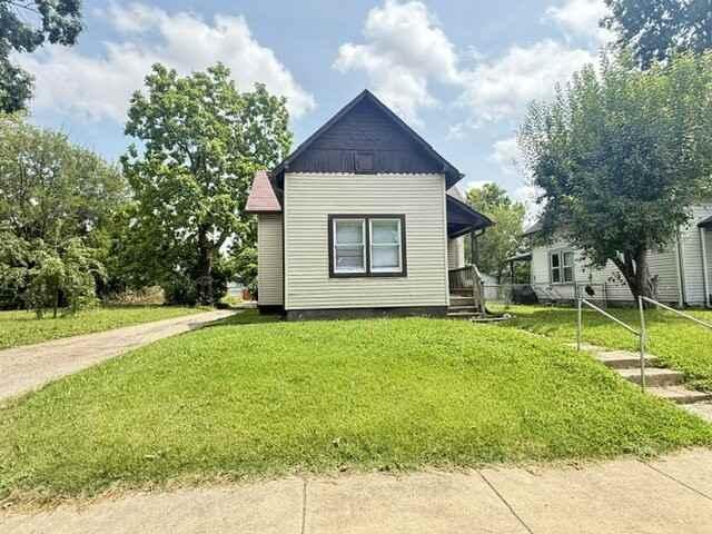 2 Bedroom Home for Rent at 225 Trowbridge St, Indianapolis, IN 46201 Near Southeast