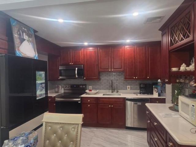 2 Bedroom Home for Rent at 2648 Beech Street #1, East Meadow, NY 11554 East Meadow