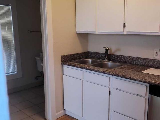 2 Bedroom Home for Rent at Ne 76th Ave #3, Portland, OR 97213 Montavilla