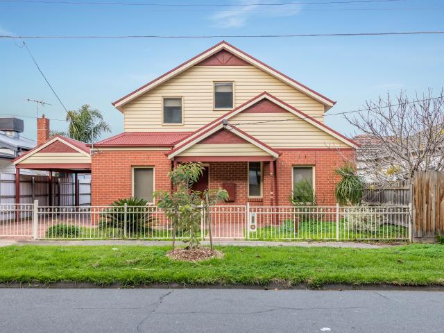 2 Bedroom Home in a Great Location