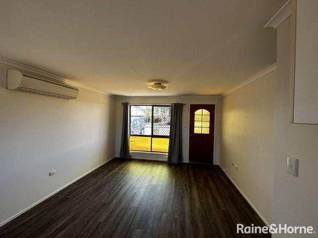 2 Bedroom Home in Kepnock!
