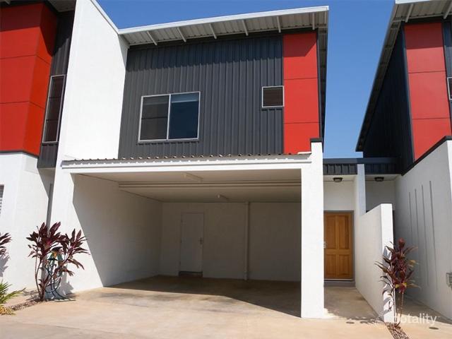 2 Bedroom Home in Prime Johnston Location!