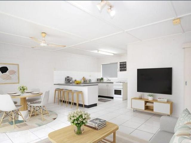 2 Bedroom Home in Prime North Mackay Location!