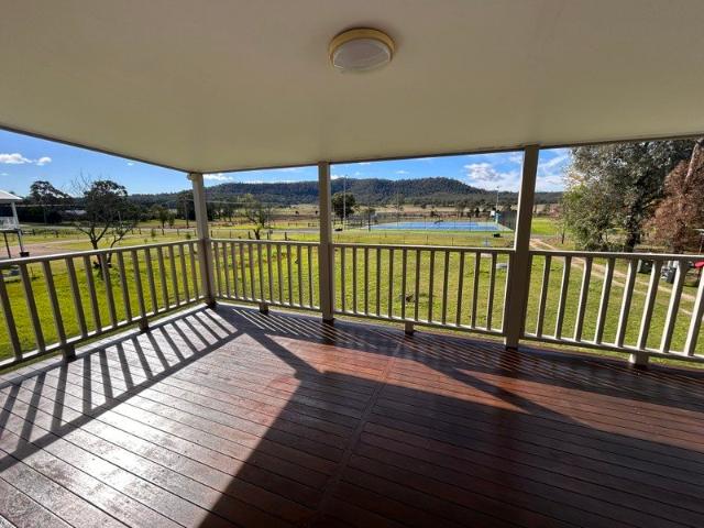 2 Bedroom Home in Quiet Outlook