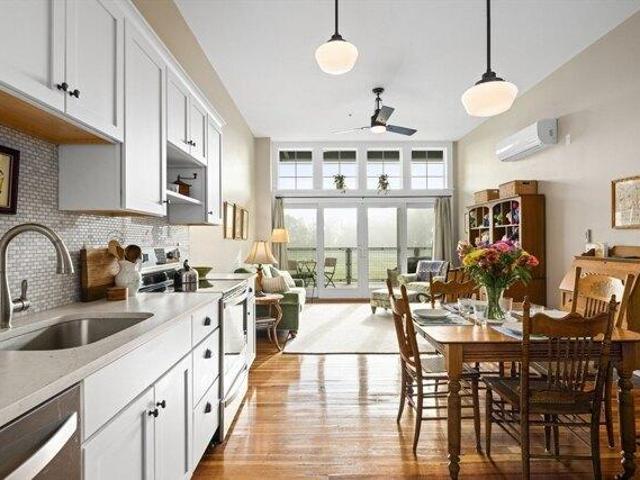 2 bedroom, Hatfield MA 01038 105341122