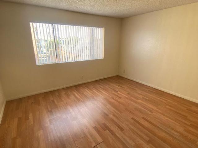 2 bedroom, Hawthorne CA 90250 LS105597378
