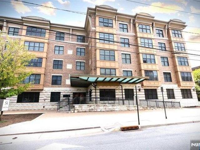 2 bedroom, Hackensack NJ 07601 105319209