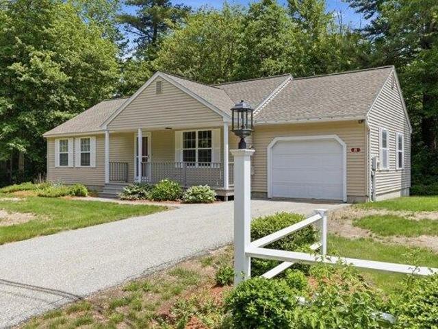 2 bedroom, Hampstead NH 03841 105549215