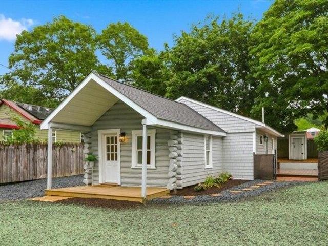 2 bedroom, Hanson MA 02341 105331196