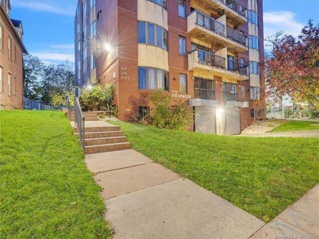 2 bedroom, Hartford CT 06114 104604260