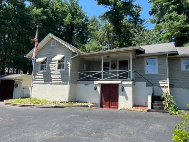 2 bedroom, Hendersonville NC 28739 104814659