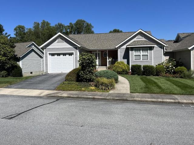 2 bedroom, Hendersonville NC 28792 105833224