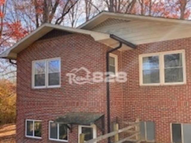 2 bedroom, Hendersonville NC 28792 106218065