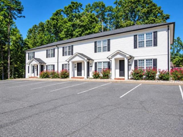 2 bedroom, Hickory NC 28601 106058383