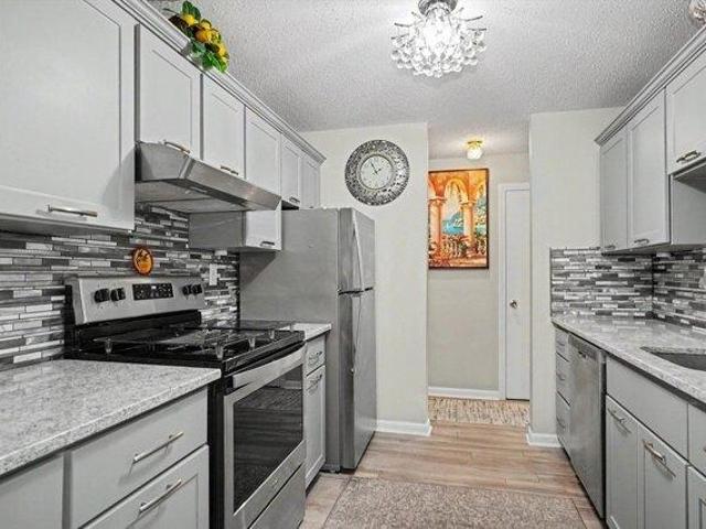 2 bedroom, Hudson MA 01749 104263353