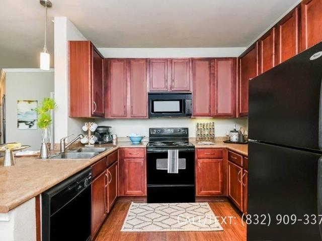 2 bedroom, Humble TX 77396 LS102495081
