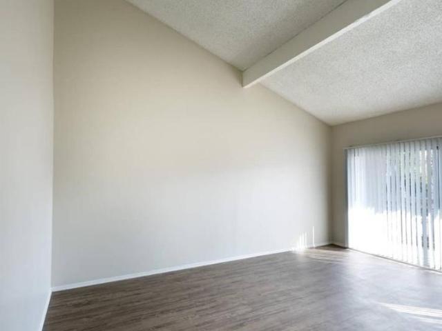 2 bedroom, Huntington Beach CA 92646 106108373