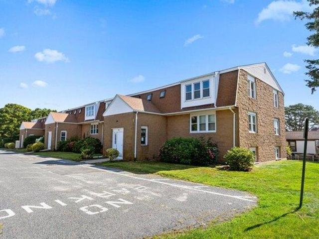 2 bedroom, Hyannis MA 02601 105418725