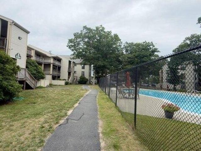 2 bedroom, Hyannis MA 02601 105424784