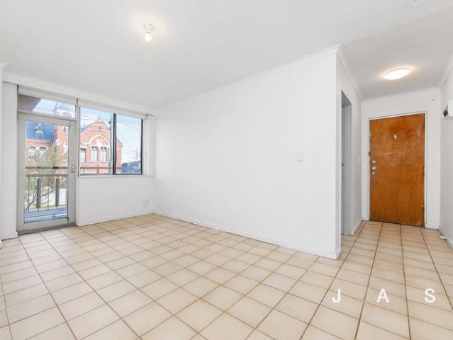 2 Bedroom In Central Yarraville Locale