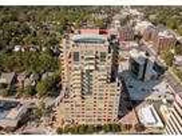 2 bedroom in Clayton MO 63105