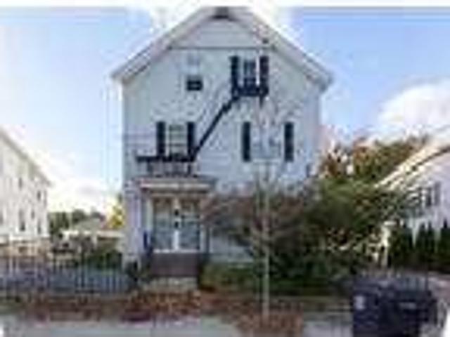 2 bedroom in Cumberland RI 02864