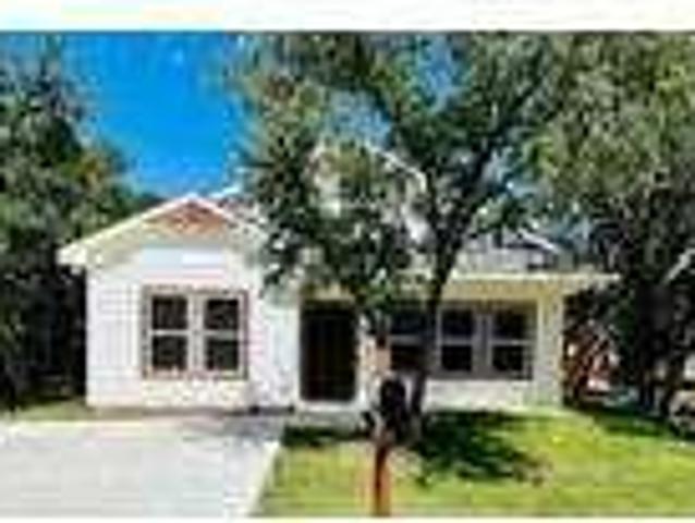 2 bedroom in Granbury TX 76048