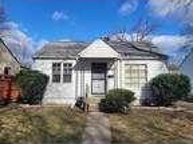 2 bedroom in Detroit Michigan 48205