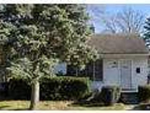 2 bedroom in Detroit Michigan 48228