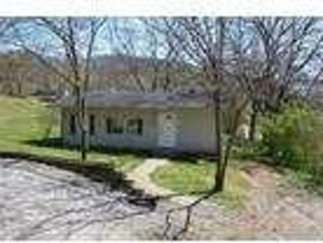 2 bedroom in Harriman TN 37748