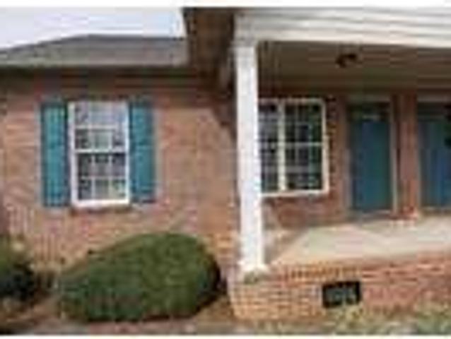2 bedroom in Hickory NC 28602