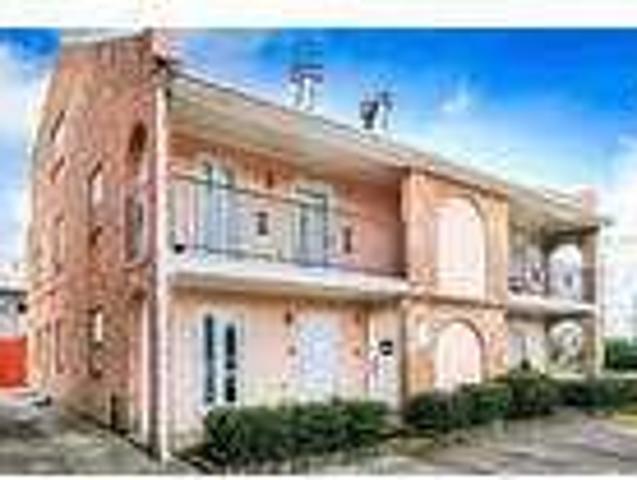 2 bedroom in Metairie LA 70002