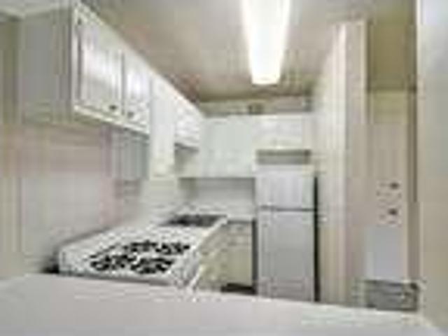2 bedroom in Waukegan IL 60087