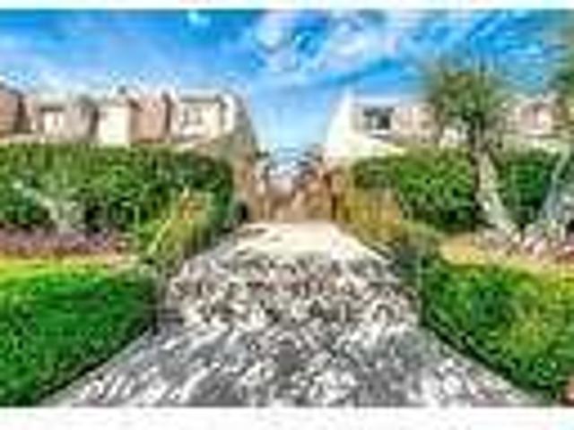 2 bedroom in Tarzana California 91356