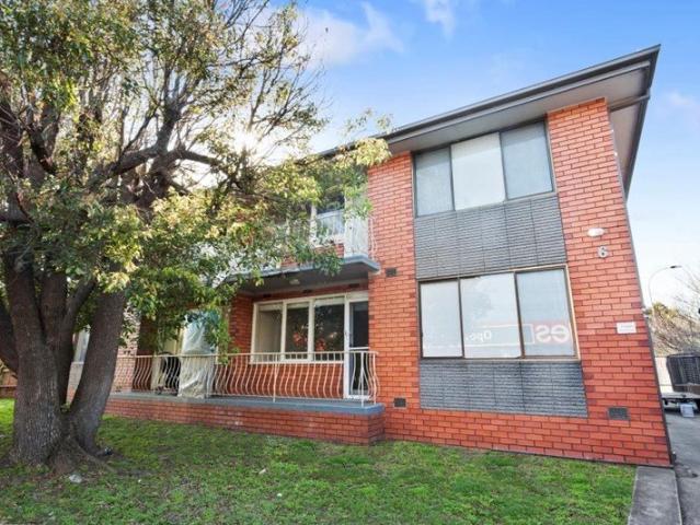 2 Bedroom In the heart of Bentleigh | FLARE REAL ESTATE